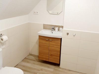 2. podlažie- Kúpeľňa s WC